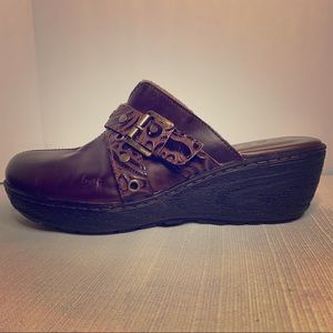 B.O.C. Women's CHOCOLATE TOOLED Leather